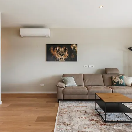 Luxe Royal Dutch Apartment *